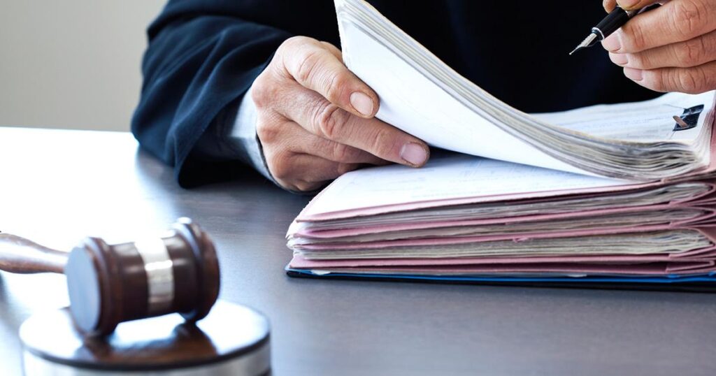 Cómo determinan los jueces el interés superior del menor