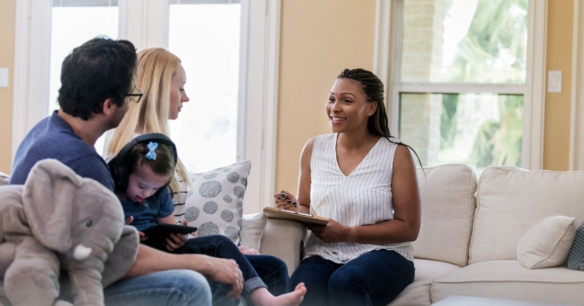 Estudio de idoneidad para la adopción con un trabajador social en Arizona